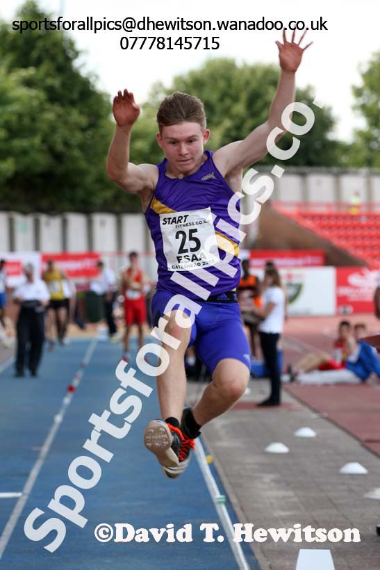 Junior boys long jump, 2015 English Schools Track and Field Champs., Gateshead Stadium. Photo: David T. Hewitson/Sports for All Pics